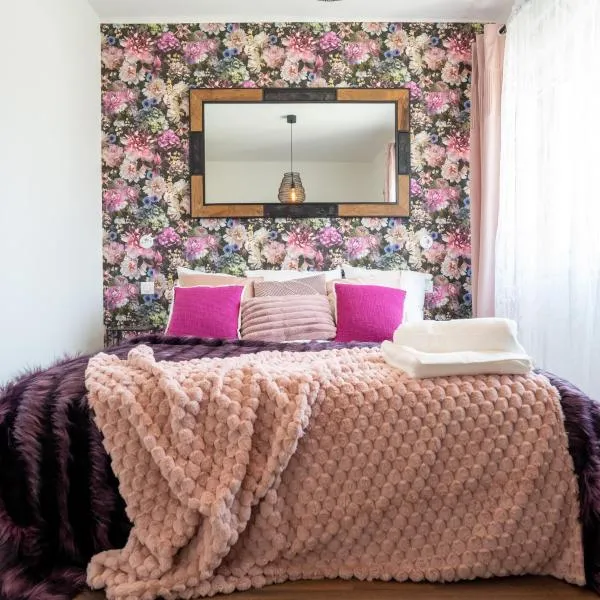 Le Jardin d'Eden by Leslodgespa, hotel v destinaci Blotzheim