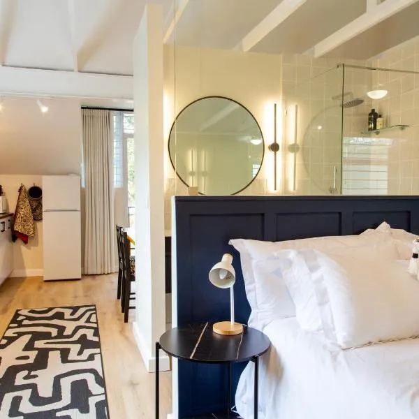 La Terre Blanche Stylish Stellenbosch Accommodation, hotel in Stellenbosch