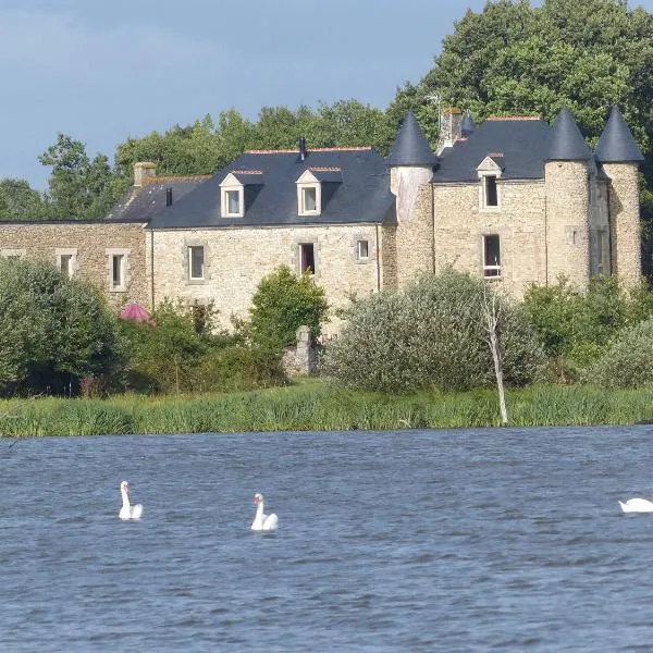 Domaine de kerbillec, hotel in Theix