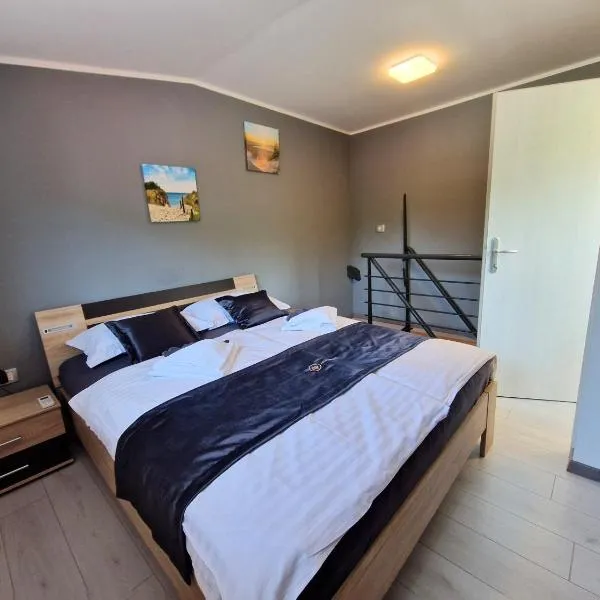 Duplex Apartment Valter Strunjan, hotel sa Strunjan