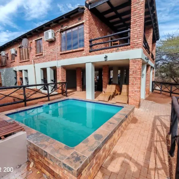 Lion's Pride - Marloth Park, hotel in Marloth Park