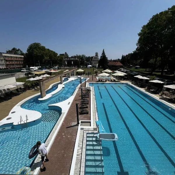 Holiday Beach Budapest Hotel, Hotel in Budapest