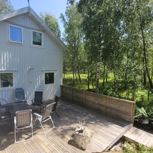 Nytt hus i lugn lantlig miljö, hotel v destinaci Lysekil