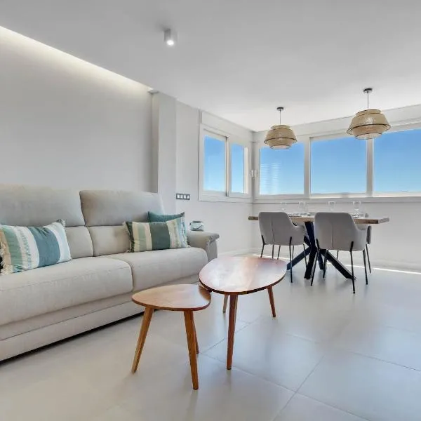 Moderno, con vistas y garaje a 100 metros de la playa, hotel i Torremolinos