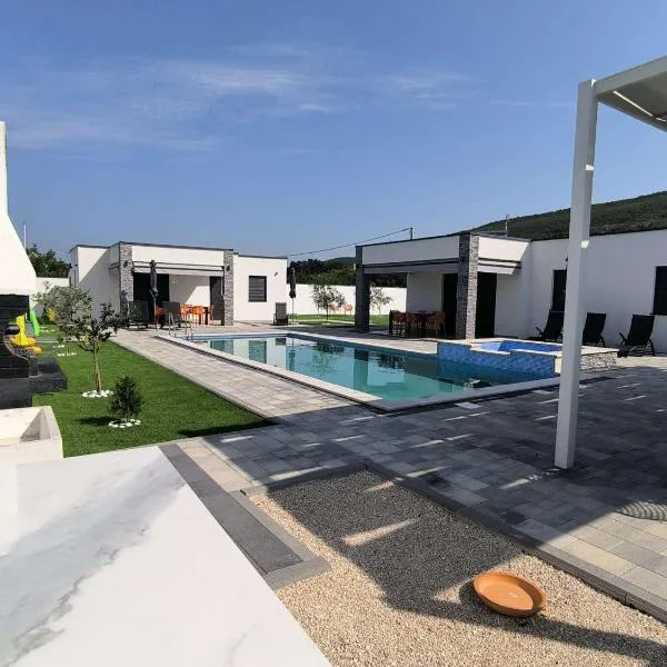 Luxury Villa Blue Sky, hotel in Široki Brijeg