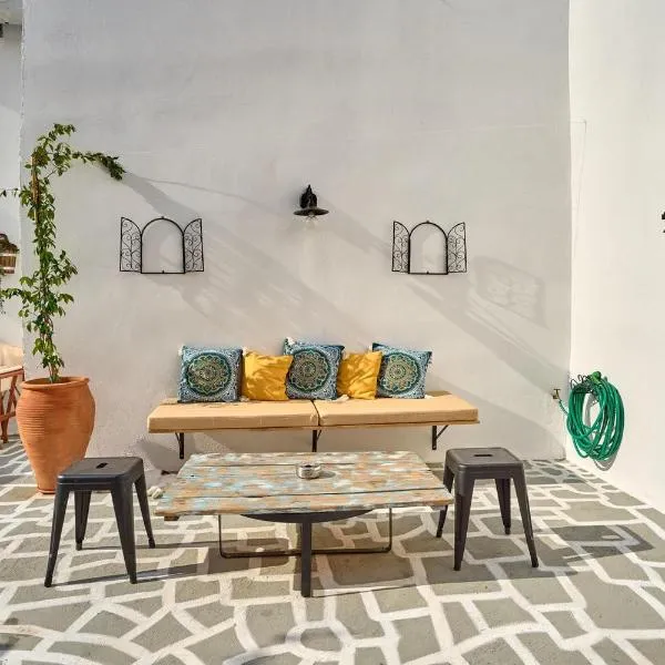 Vasileios Moments, viešbutis mieste Rodo miestas