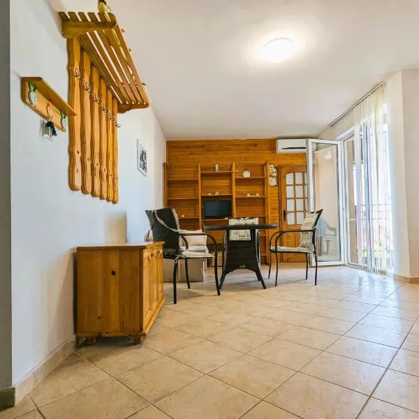 Akrotiri 2BR Apartment, hotel a Sozopol