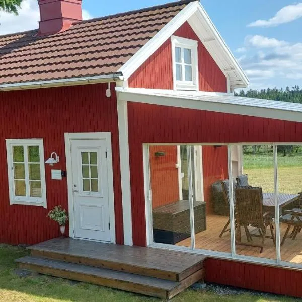 Djurstagården Ängslyckan, hotel v destinaci Jättendal