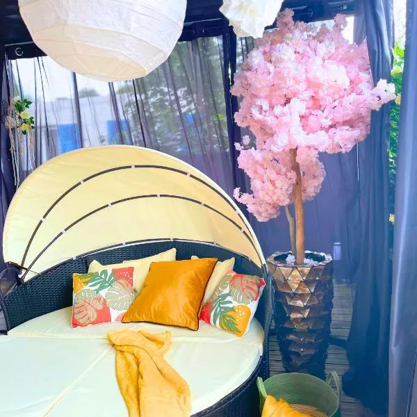 La Chambre des Secrets by Leslodgespa - Escapade romantique proche de Bâle avec terrasse privée, hotel v destinaci Hésingue