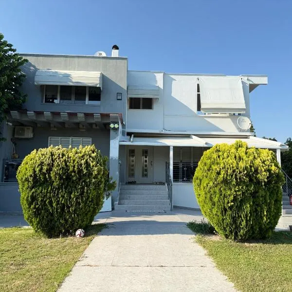 AVS Holiday Home, hotel in Nea Kalikratia