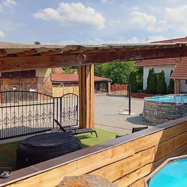 Bohemica Apartman 4, hotel in Kouřim