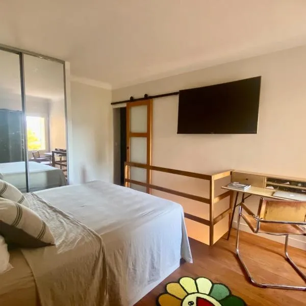 Duplex 1 min de la plage、ボーリュー・シュル・メールのホテル
