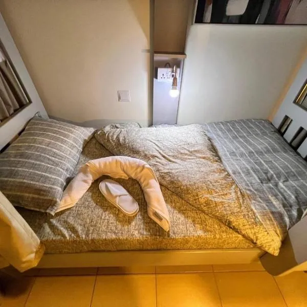 Sadaf 7 House Jbr for tourists - BEDSPACE, hotel en Dubái