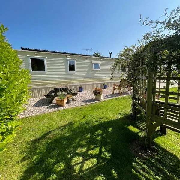 Brambles, 1 bedroom mobile home, hotel in South Brent