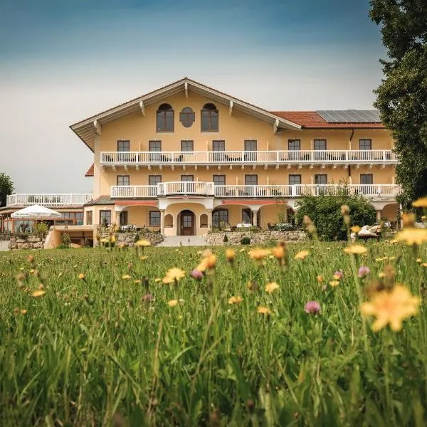 Wellness Natur Resort Gut Edermann, hotel v mestu Teisendorf