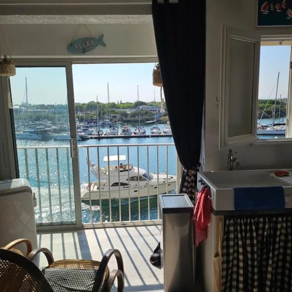 La Cabane vue mer et port, hotel a Cap d'Agde