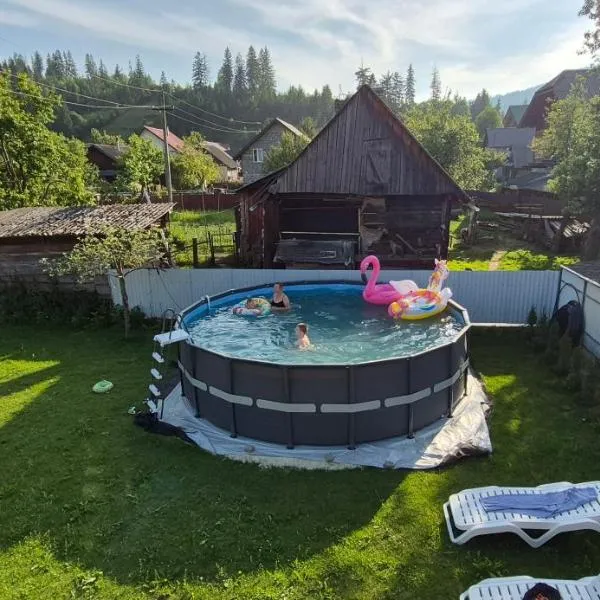 Захарова Оселя БАСЕЙН на території є Чан - Джакузі, hotel v mestu Slavske
