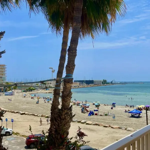 Playa, terraza y parking LUXE, hotel in Santa Pola