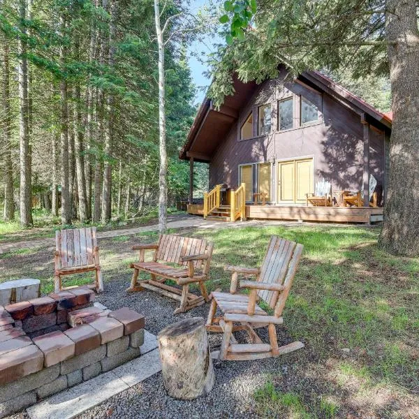 Beautiful McCall Cabin Perfect for Families!、マッコールのホテル