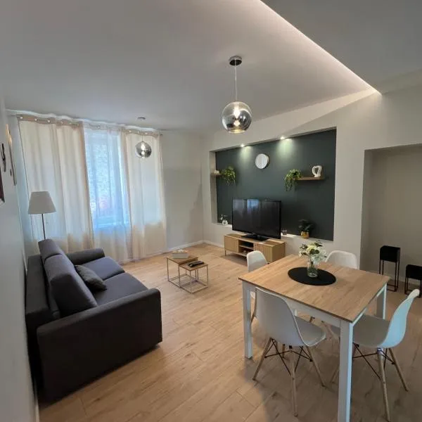 T2 lumineux avec terrasse et fibre, hotel em Aubenas