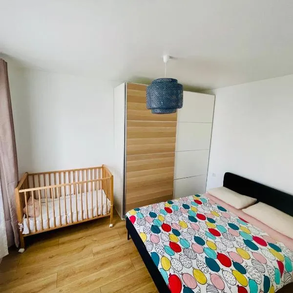 Jardin Vert - Maison Familiale Paris Sud, Hotel in Bourg-la-Reine