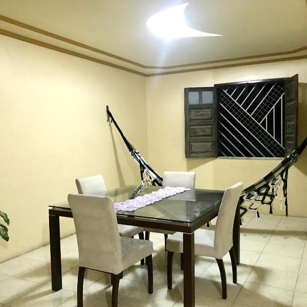 Casa completa em ótima localização