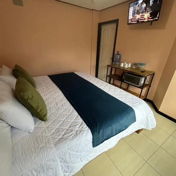Hospedaje SOL DE VERANO, hotel di Baños