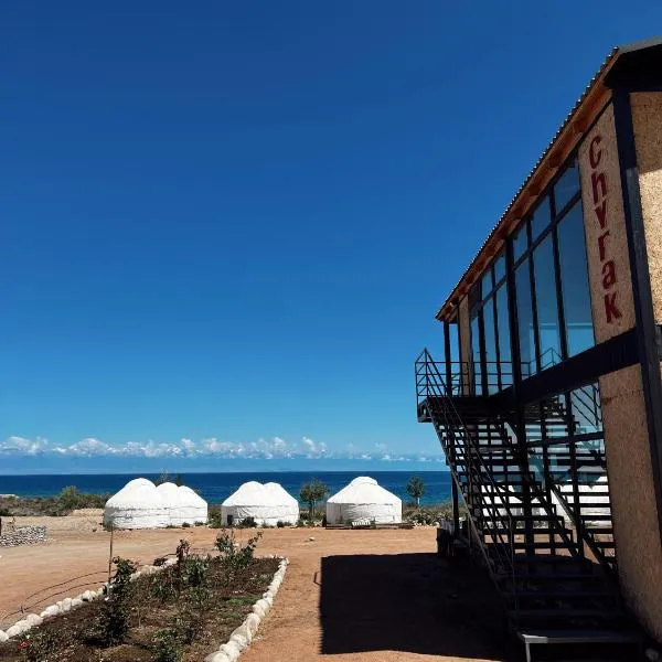 Yurt camp Chyrak, hotel v destinaci Tong