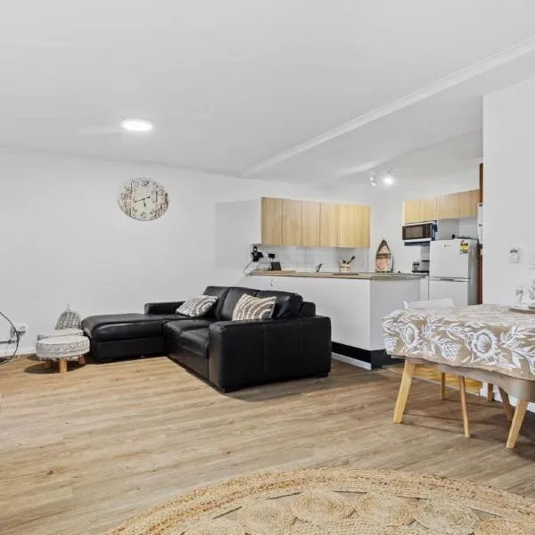 2 - 76 Mirreen Street Hawks Nest, Hotel in Hawks Nest