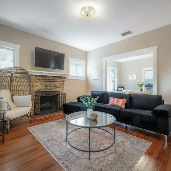 Historic & Cozy Bungalow by Downtown, hotel en Tampa