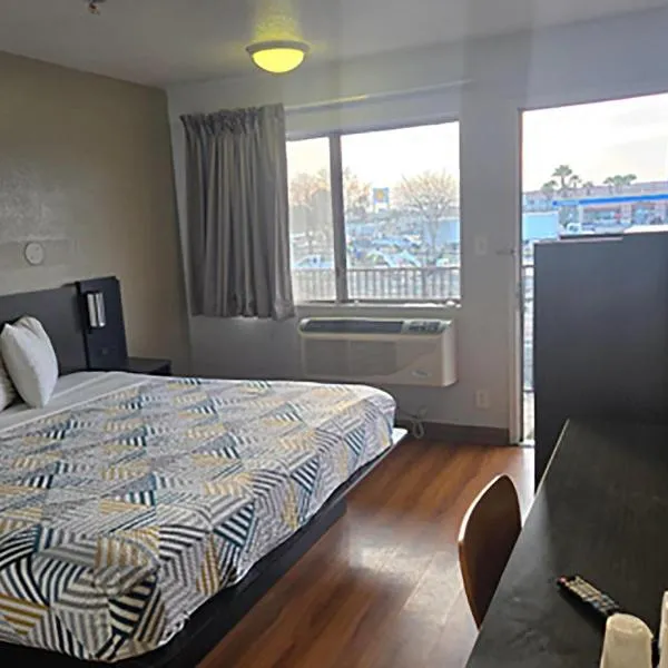 Super 8 by Wyndham Tracy, hotel a Tracy