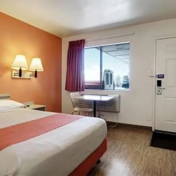 Super 8 by Wyndham Woods Cross - Salt Lake City North, hotel v destinaci Woods Cross