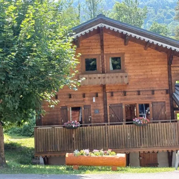 Châlet CARIBOU 74 avec Piscine Chauffée, hotel u gradu Morillon