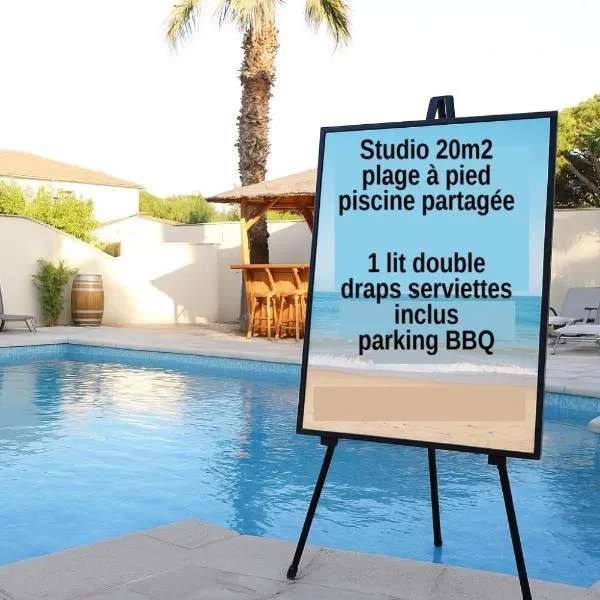 Rêve D'azur en bord de mer, studio avec piscine partagée, parking Barbecue, draps inclus à la Nartelle, hotel v destinaci Sainte-Maxime