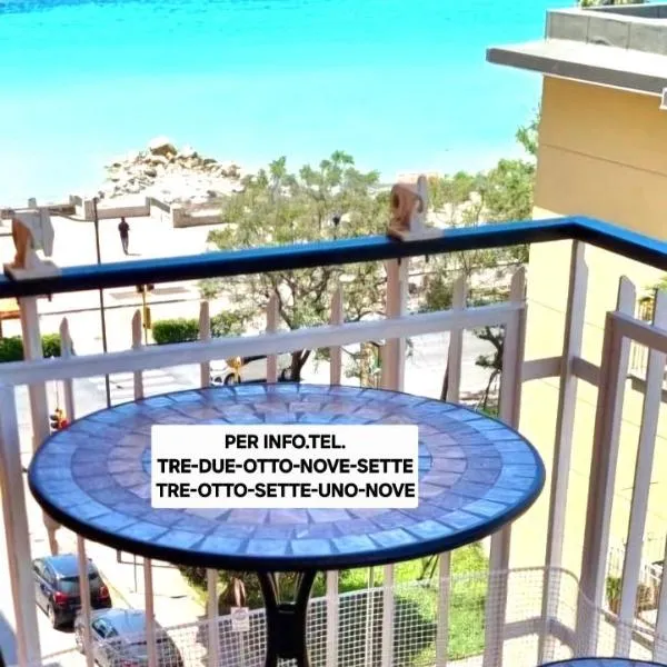 SUL MARE apartment、サレルノのホテル