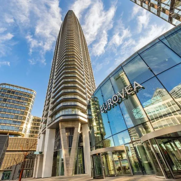 34th floor - Touch the clouds in the tallest building in Bratislava EUROVEA, khách sạn ở Bratislava