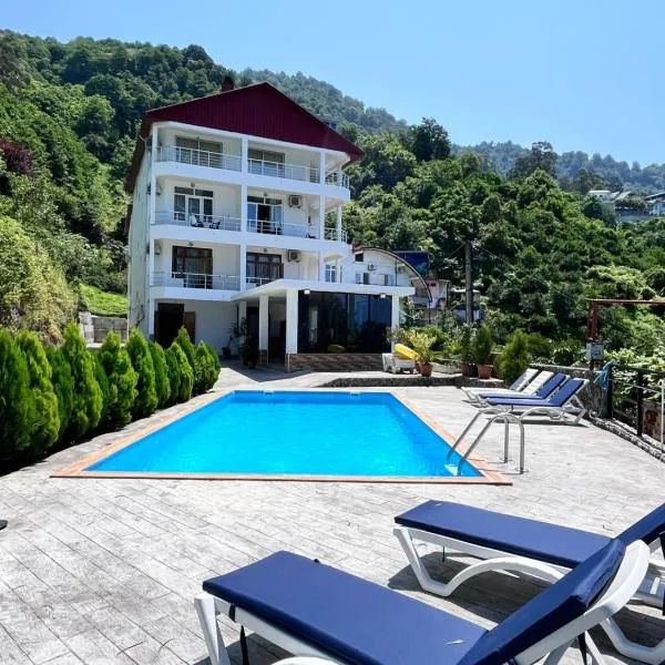 Zuri Kvariati, hotel a Kvariati