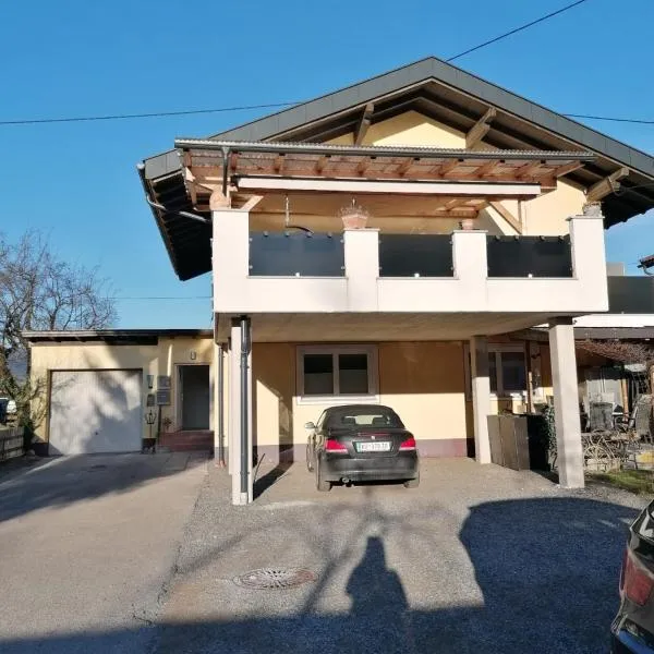 Apartment-Seelenblick zentral im Tiroler Unterland, hotel v destinaci Radfeld