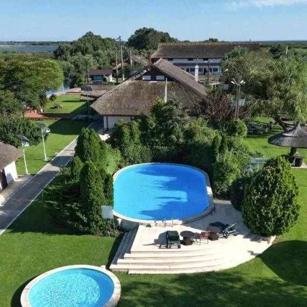 Holbina Trei Bibani - Delta Dunarii, hotel en Dunavăţu de Jos