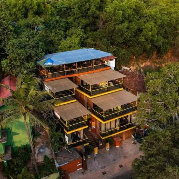 FabHotel Hillora Coastal Resort, hotel in Arpora