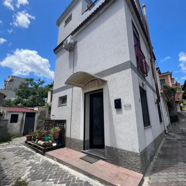 Carol Home, hotel v destinaci Roccalumera