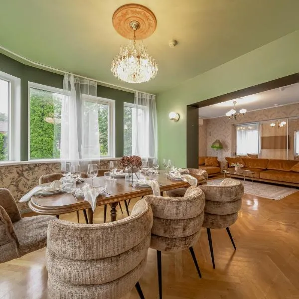 Jakobsoni 1937, hotel v destinácii Viljandi