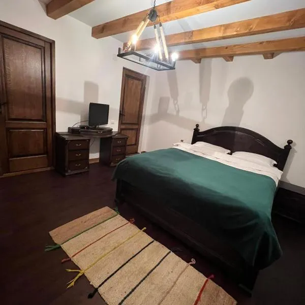 Cabana Laptici - statiunea Pestera-Padina, Bucegi, hotel v destinaci Sinaia