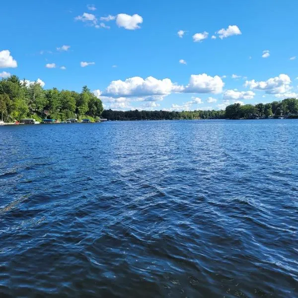 Castaways Cottage on Croton Pond #2, hotel v destinaci Newaygo