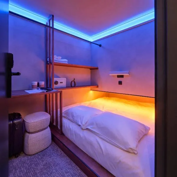 The Hyve Capsule hostel Amsterdam, hotell i Amsterdam