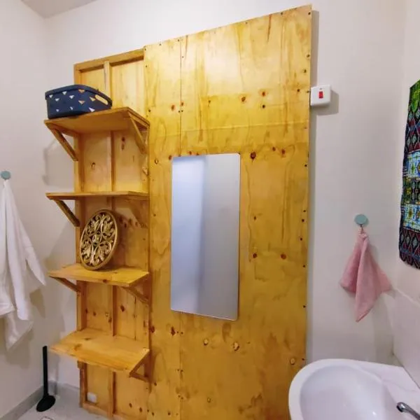 Terry Homes, hotel in Mombasa