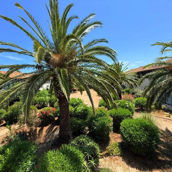 Appartement avec Loggia paisible, à 500m de la plage - vue dégagée & parking privé, hotel en Saint-Cyprien-Plage