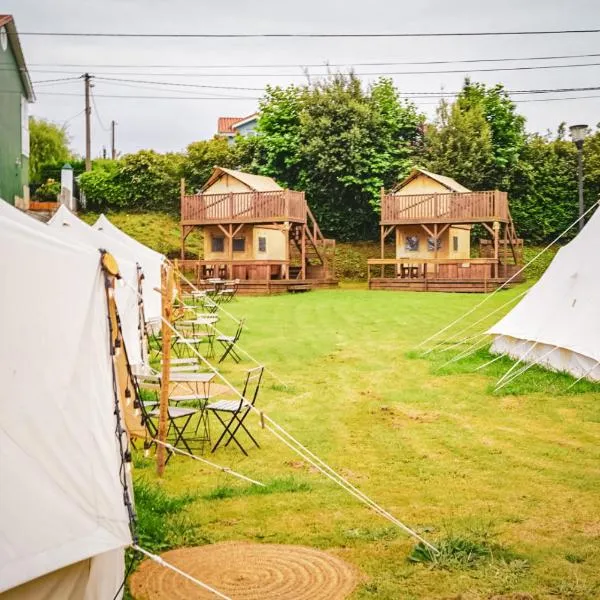 Camping Las Gaviotas, hotel v destinaci Naveces