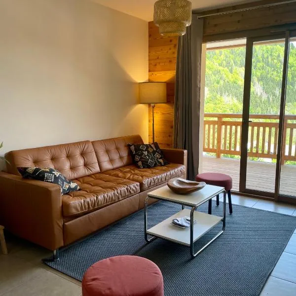 Appartement charmant au pied des pistes، فندق في سان جان دو أولبس