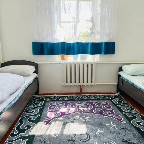 Ainazik guest house, hotel v destinaci Toktogul